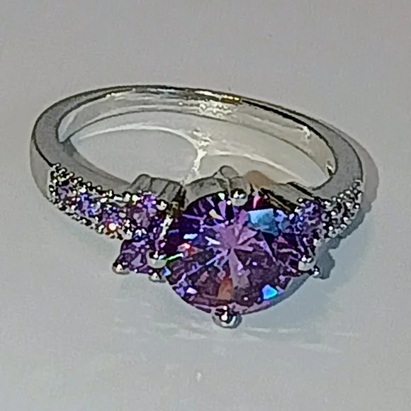 Elegant Purple Gemstone Ring - Picture 6 of 16